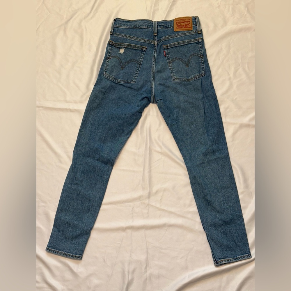 Levi’s Wedgie Skinny Women’s Jeans Size 27 – Medium Wash Distressed - Picture 3 of 7